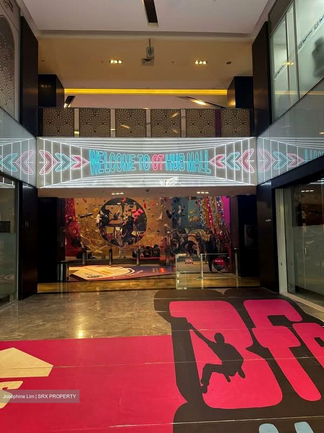 Ct Hub (D12), Retail #526334331